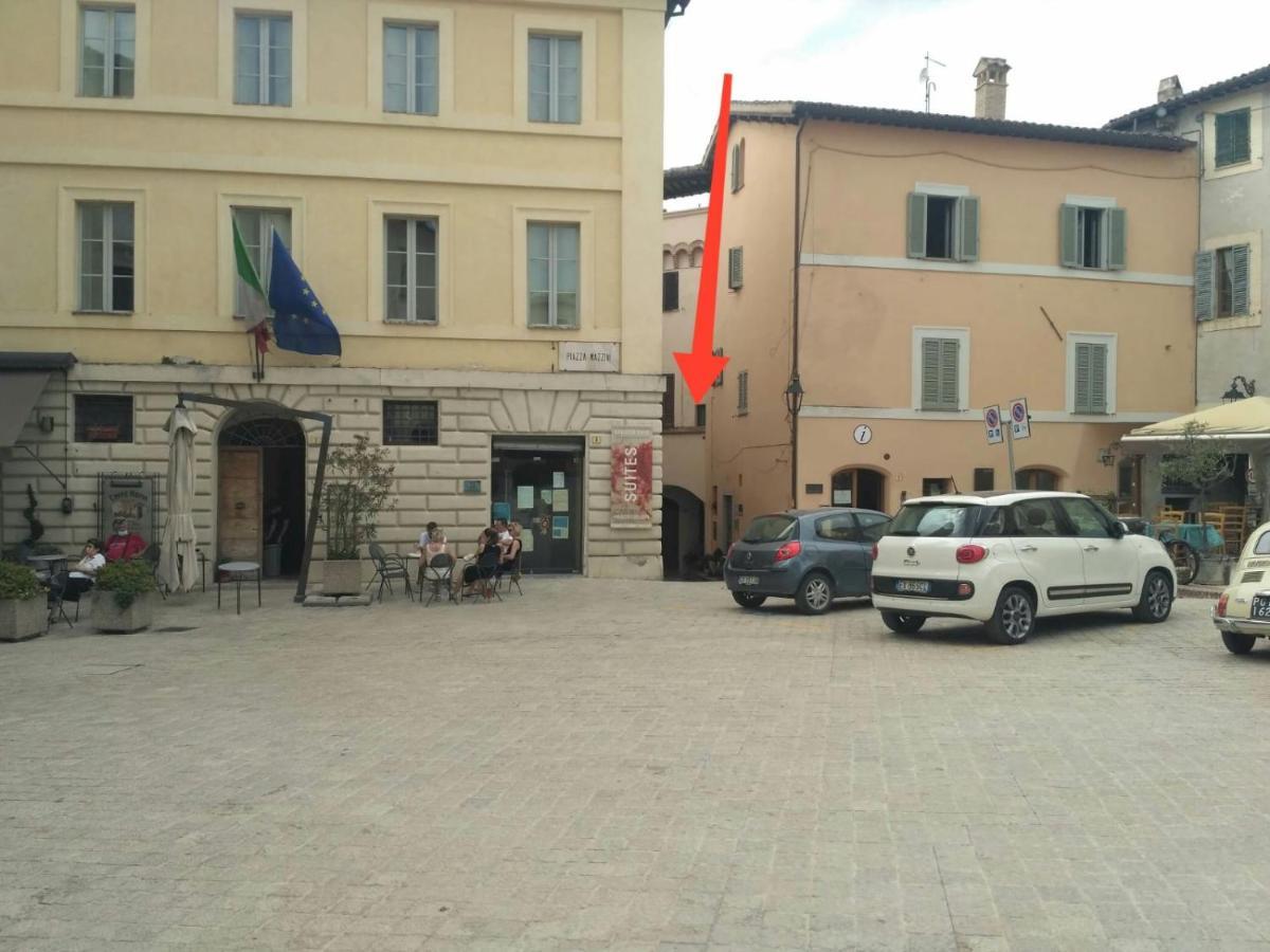 Il Cortiletto Casa Vacanza Треви Экстерьер фото